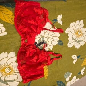 Victoria's Secret Vibrant Red Lace Bra